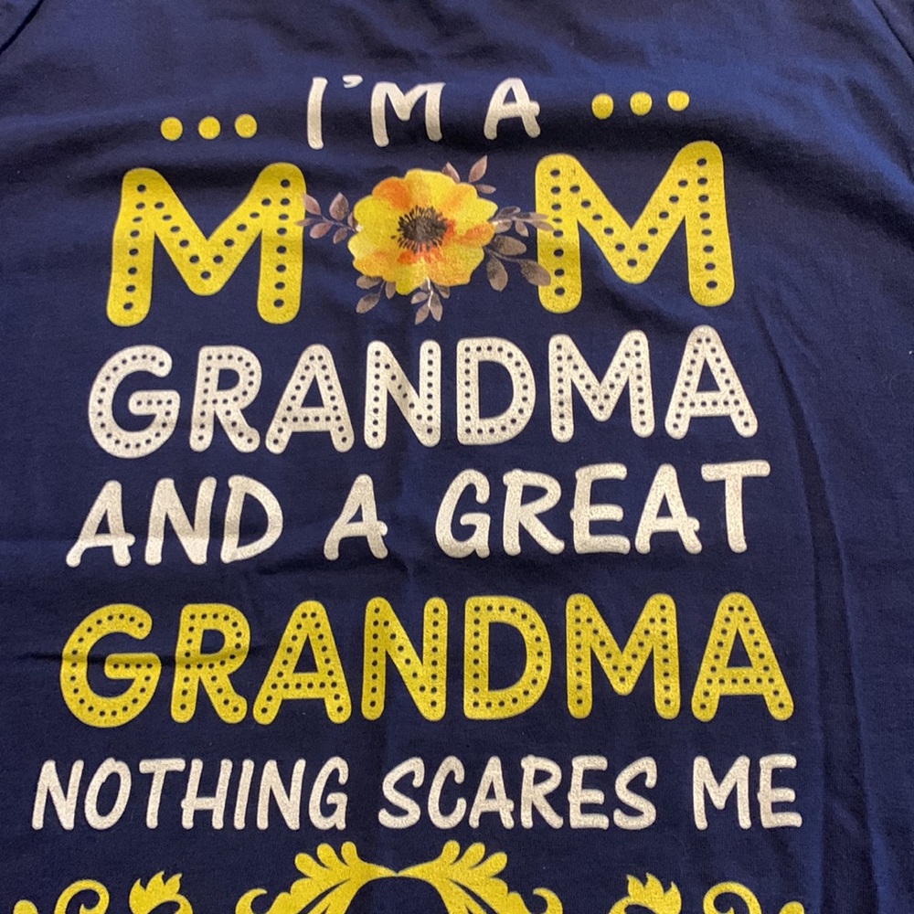 Cute Navy t shirt large Mom/Grandma and Great Grandma NW